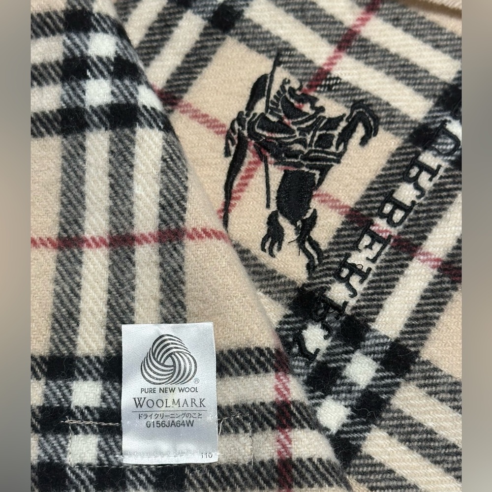 Burberry Scarf/Lap Blanket - Picture 5 of 7